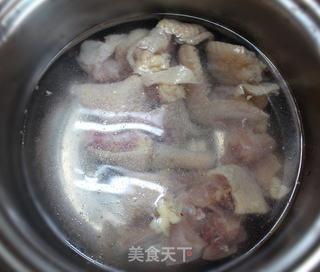 三黄鸡炖香菇的做法步骤:6