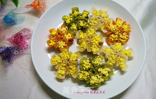 多彩牡丹花烫面蒸饺的做法步骤:16