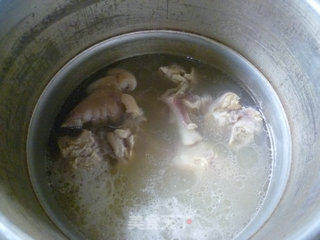 青菜萝卜猪蹄汤的做法步骤:7