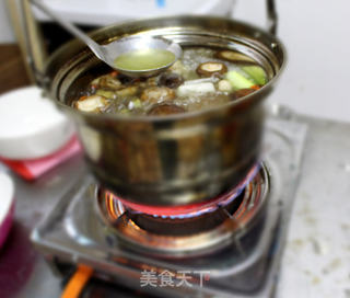 三黄鸡炖香菇的做法步骤:11