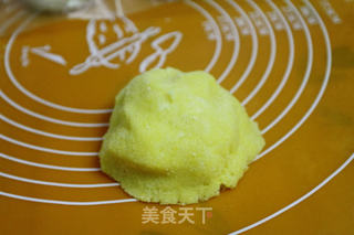 椰蓉蛋黄排排包的做法步骤:4