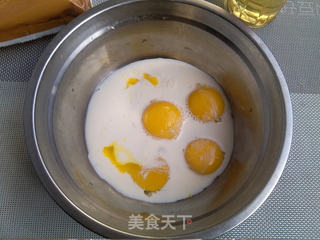 奶香莓越莓蛋糕的做法步骤:2