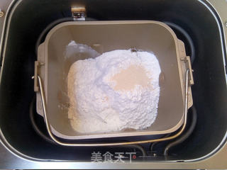 奶酪肉松面包的做法步骤:2