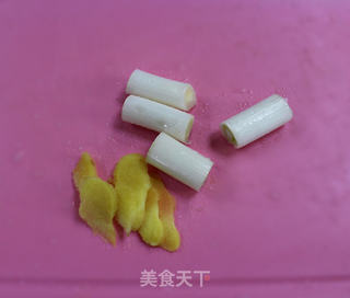 孕妇必喝,鲫鱼豆腐汤的做法步骤:2