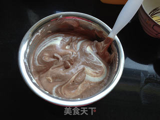 大理石戚风蛋糕的做法步骤:11