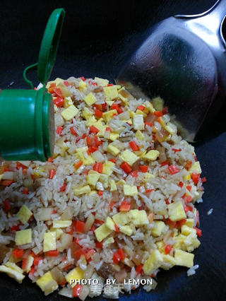 腊味新年~浓浓的年味炒饭的做法步骤:10
