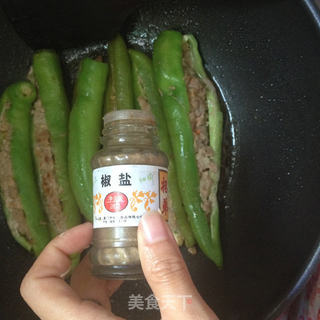 提高免疫力与美容的必备食材---椒盐尖椒酿肉的做法步骤:9