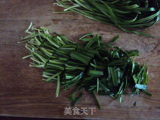 韭菜炒鸡蛋的做法步骤:2