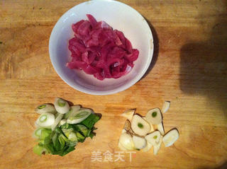 黄豆酱炒章丘鲍芹的做法步骤:2