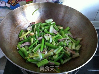 黄豆酱炒章丘鲍芹的做法步骤:6