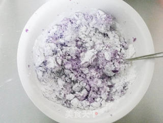 为冬至包上一锅色香味俱全的饺子——紫薯香菇芹菜鲜肉饺的做法步骤:2