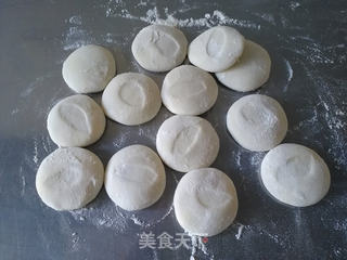 芹菜猪肉饺的做法步骤:7