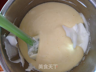 戚风香蕉蛋糕卷的做法步骤:7
