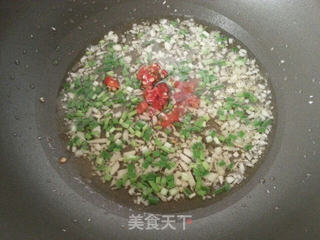 蒜蓉扇贝蒸粉丝的做法步骤:9