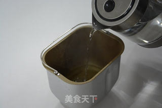 自制酸奶(面包机做美味酸奶)的做法步骤:2