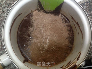 古典巧克力圣诞蛋糕的做法步骤:11