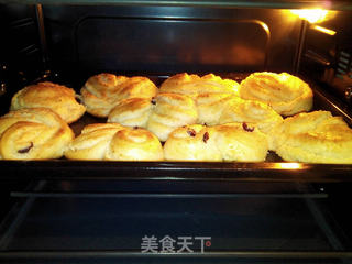 爱心椰蓉面包的做法步骤:18