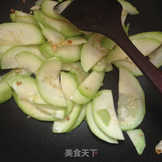 素菜的美味--小炒长南瓜的做法步骤:4