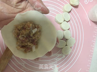 酸菜猪肉馅饺子的做法步骤:9