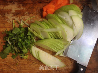 素菜的美味--小炒长南瓜的做法步骤:2
