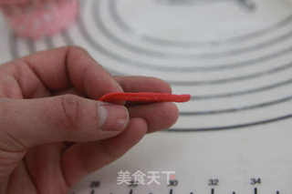 【番茄配方】圣诞萌宠翻糖纸杯蛋糕——萌化所有人的圣诞礼物!的做法步骤:14