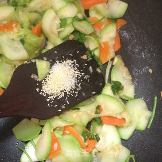 素菜的美味--小炒长南瓜的做法步骤:7