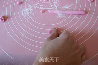 翻糖甜甜圈的做法步骤:18