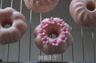 翻糖甜甜圈的做法步骤:26
