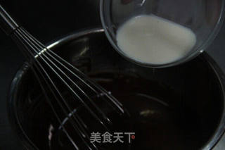巧克力杯子蛋糕的做法步骤:2