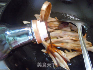 最普通的鸭爪可以很美味--焦糖卤鸭爪的做法步骤:5