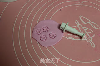 翻糖甜甜圈的做法步骤:12
