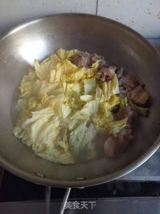 家常版羊肉白菜粉丝汤附带辣椒油做法的做法步骤:6