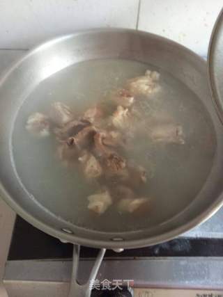 家常版羊肉白菜粉丝汤附带辣椒油做法的做法步骤:4