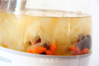红枣枸杞银耳羹的做法步骤:6