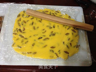 【葡萄干蛋黄奶酥】-----为心爱的人做心爱的饼干,满心欢喜的做法步骤:10