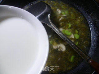 雪菜蘑菇蚕豆羹的做法步骤:9