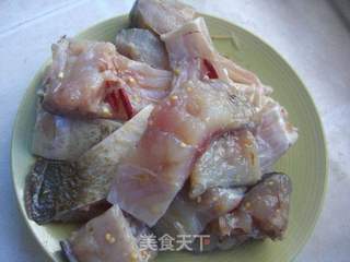 干炸黑椒鱼块的做法步骤:2