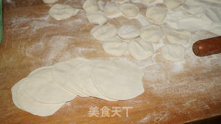 猪肉韭菜水饺的做法步骤:7