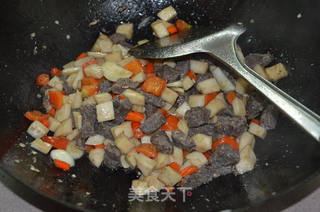 杏鲍菇牛肉丁的做法步骤:7