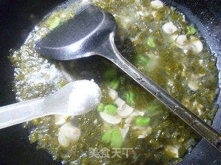 雪菜蘑菇蚕豆羹的做法步骤:7