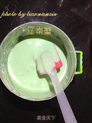彩虹戚风蛋糕的做法步骤:14