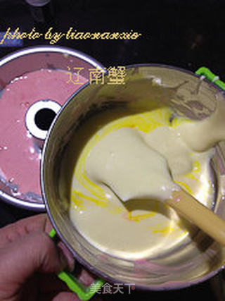 彩虹戚风蛋糕的做法步骤:20