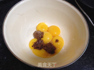 红糖戚风米蛋糕的做法步骤:3