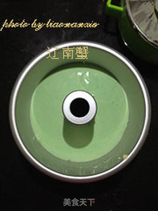 彩虹戚风蛋糕的做法步骤:16