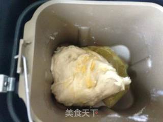 牛奶圆面包的做法步骤:2