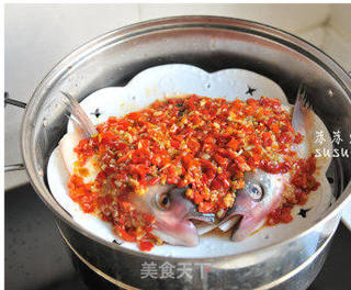 年饭必上鸿运当头的剁椒鱼头——两招制胜的做法步骤:9