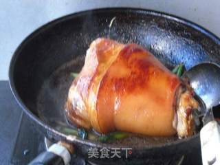 卤猪肘的做法步骤:7