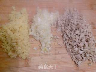 红油芹菜猪肉馅饺子的做法步骤:3