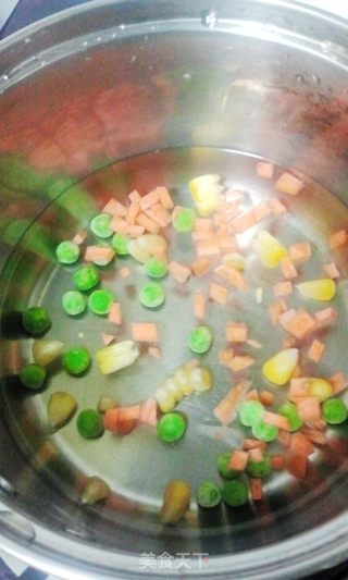 培根什锦炒饭的做法步骤:2