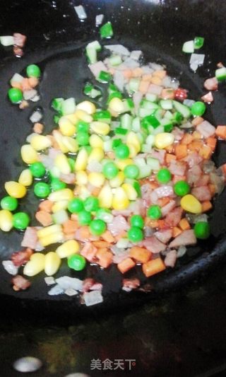 培根什锦炒饭的做法步骤:6